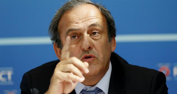 UEFA: Platini reste président mais son éventuelle succession s'entrouvre