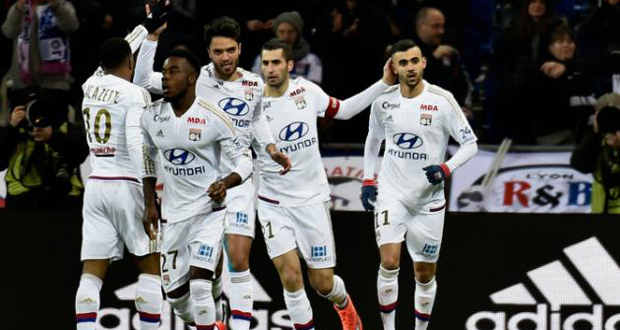 Ligue 1: Paris obnubilé par Chelsea, Lyon sur le podium