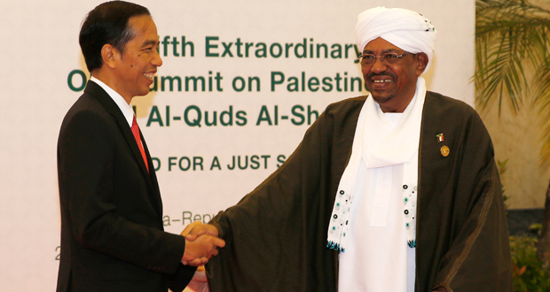 Recherché par la justice internationale, le président soudanais à un sommet de l'OCI en Indonésie