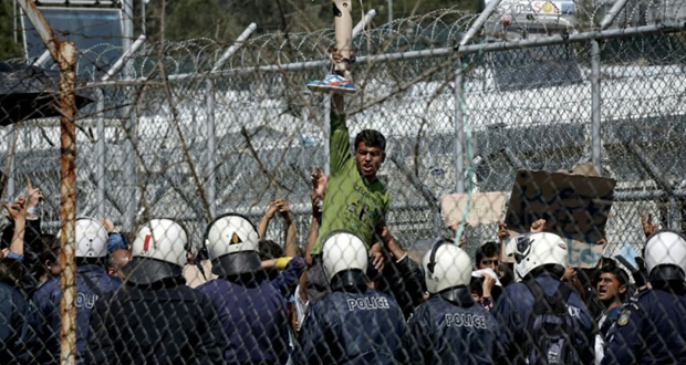 Grèce: nouveaux affrontements entre migrants, dans le hotspot de Chios
