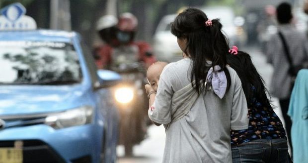 Jakarta: dans les coulisses du covoiturage obligatoire, des enfants exploités et drogués