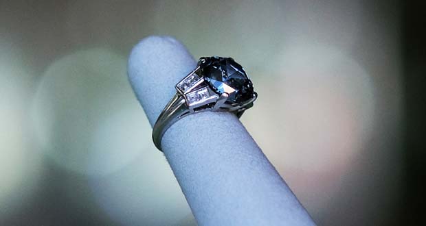 Le diamant de Shirley Temple invendu aux enchères à New York