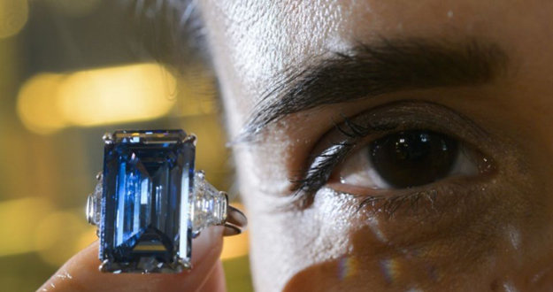 Des diamants exceptionnels et des bijoux princiers proposés aux enchères à Genève