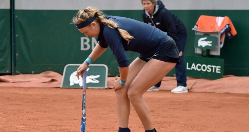Roland-Garros: abandon d’Azarenka, blessée à un genou