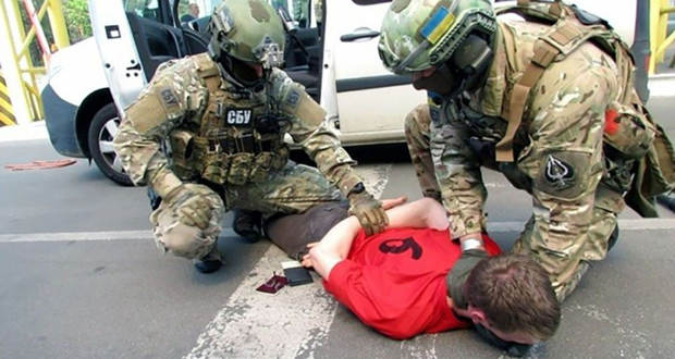 Un Français accusé de préparer des attentats pour l'Euro-2016 arrêté en Ukraine
