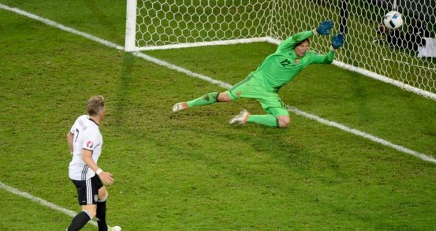 Euro-2016: Schweinsteiger fait oublier les scories 