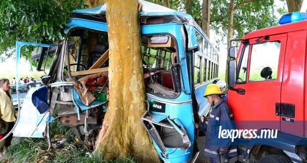 La Nicolière: collision entre un bus et une voiture