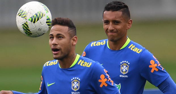 JO-2016/Football: agacé, Neymar défend sa vie privée festive