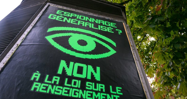 Les Suisses votent pour ou contre une nouvelle loi sur le renseignement