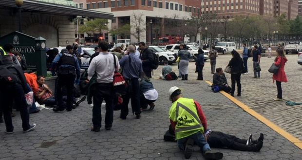 Plus de 100 blessés dans un accident de train près de New York