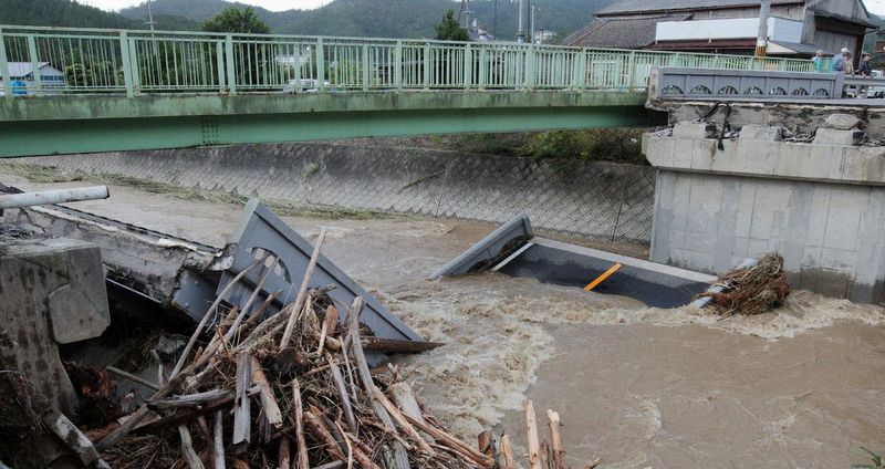 Japon: le typhon Chaba menace Okinawa, alerte maximale