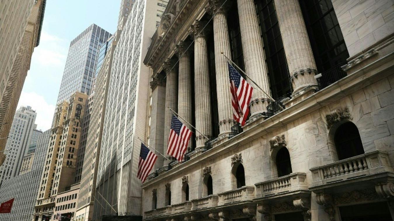 Wall Street finit en légère baisse, dominée par l'international