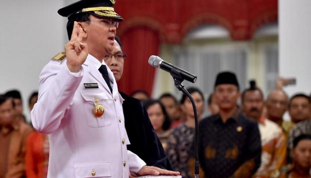  Indonésie: le gouverneur de Jakarta inculpé de blasphème