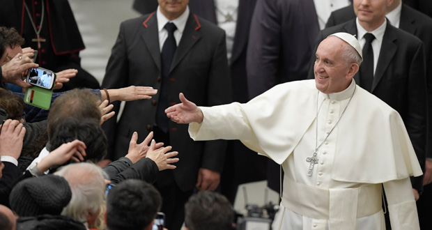 Le pape reçoit les victimes des tremblements de terre en Italie