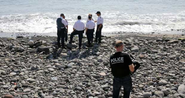 Crash MH17: la police néerlandaise confisque des débris recueillis par un journaliste