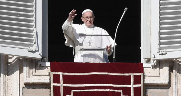 Le pape dit vouloir encore voyager dans le monde