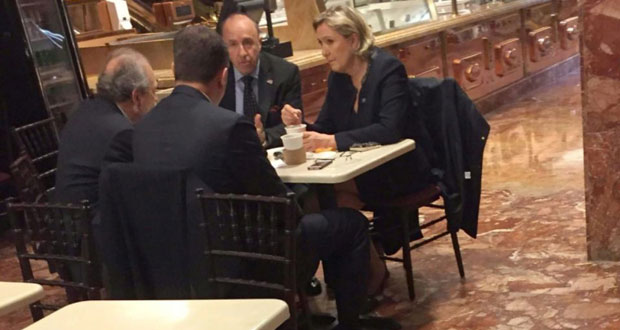 Marine Le Pen s’affiche à la Trump Tower, sans rencontrer Trump