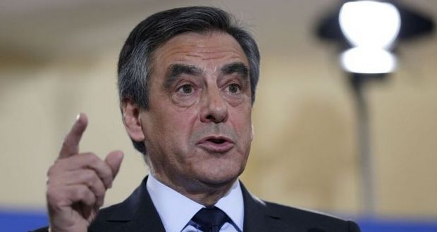 Présidentielle en France : torpillé par le «Penelopegate», Fillon accuse la gauche au pouvoir