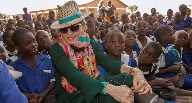  L'adoption par Madonna de deux nouveaux enfants critiquée au Malawi