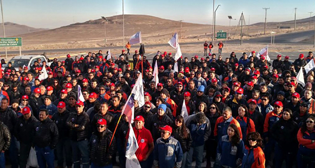 Chili: à Escondida, les mineurs en grève ne veulent pas lâcher