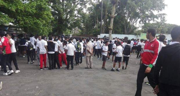  Le mouvement de contestation continue au Mauritius college Boys