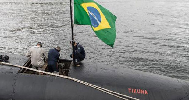 Brésil: touchés mais pas coulés, les sous-marins toujours à flot