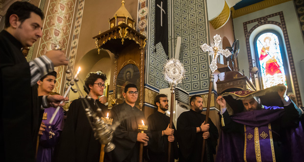 Vendredi saint: une famille égyptienne portera la croix au Colisée
