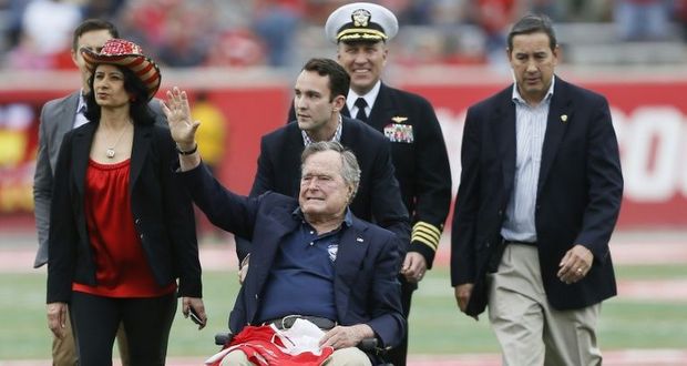  George Bush père hospitalisé pour une pneumonie bénigne