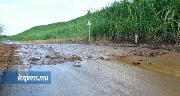 [Vidéo] Dans le sud-est: routes impraticables et accumulations d’eau