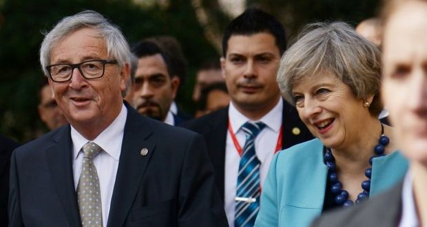 Brexit: May reçoit Juncker, l'UE durcit sa position