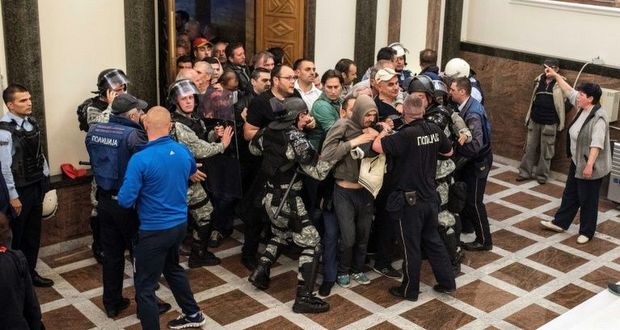 Macédoine: plus de cent blessés dans les violences de jeudi