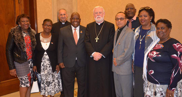 Rencontre des Chagossiens au Vatican: l’archevêque Gallagher prêt à faire avancer la cause