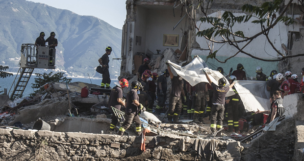 Italie: un 3e corps retrouvé dans l'immeuble effondré près de Naples