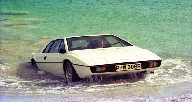 La Lotus Esprit amphibie de James Bond a 40 ans