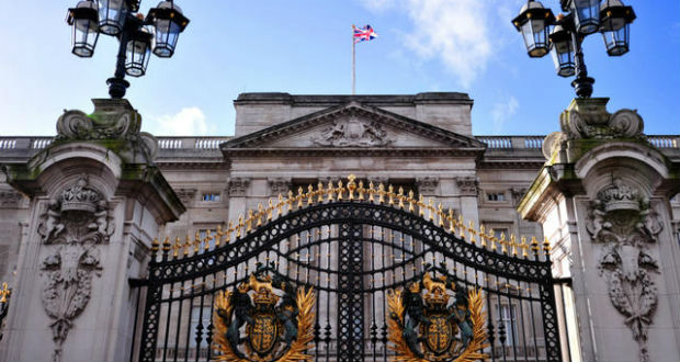 GB : un homme arrêté après l'attaque de policiers devant Buckingham Palace (police)