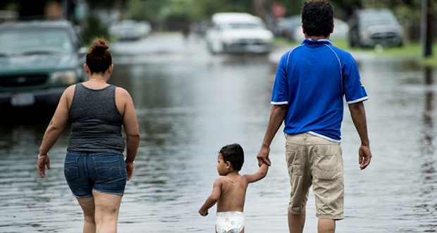 L'ouragan Harvey: un mort au Texas et des inondations «extrêmement graves»