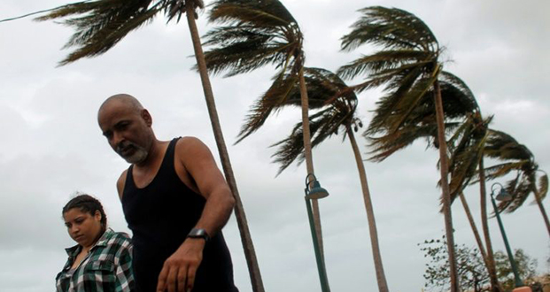 Porto Rico «anéanti» par l'ouragan Maria, face aux risques d'inondations