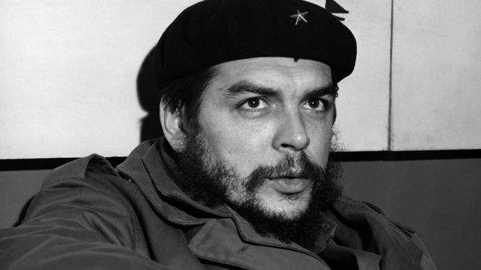 Bolivie : l'armée rend hommage au Che, après l'avoir abattu en 1967