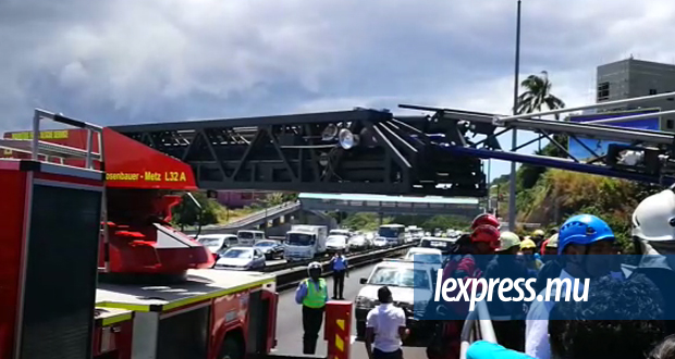 Pont Colville: embouteillage monstre, pompiers et policiers sur place