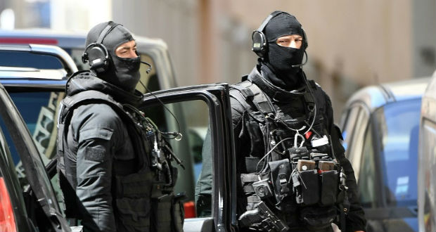 Dix personnes interpellées en France et en Suisse dans une opération antiterroriste