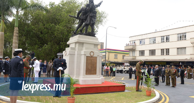 Journée de l’armistice: défilé de personnalités au monument du soldat inconnu