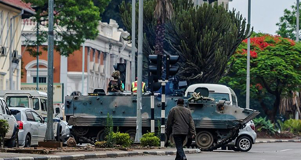 Zimbabwe: le président Mugabe détenu par l'armée, déployée dans la capitale