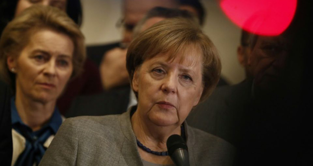 Angela Merkel, l’inamovible chancelière vacille