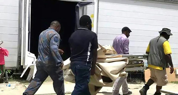Papouasie: évacuation de force des réfugiés du camp australien de Manus