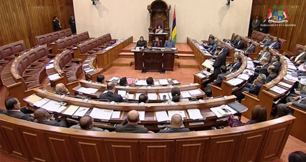 Le Parlement ajourné au 27 mars