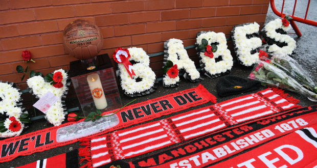 Football: Manchester United rend hommages aux victimes du crash de Munich