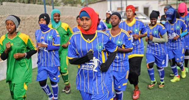 En Somalie, des femmes bravent tradition et religion sur le terrain de foot