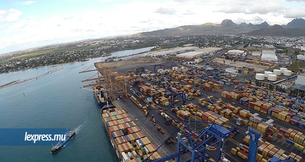 Fermeture du port: un manque à gagner de Rs 2,6 Mds en 24 jours d’inactivité