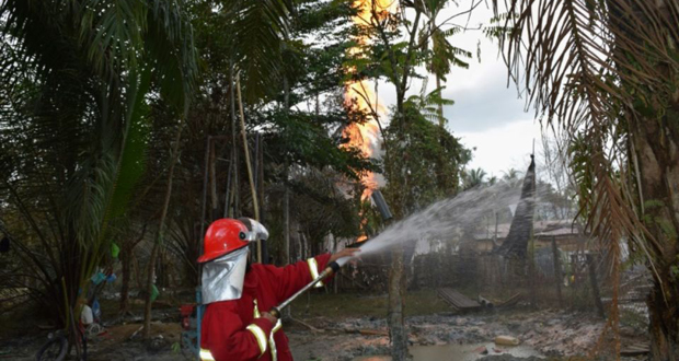Indonésie: au moins 15 morts dans l’incendie d’un puits de pétrole illégal