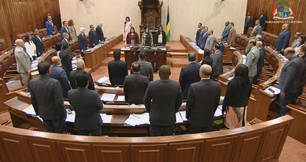 Parlement: place à la deuxième journée de débats budgétaires
